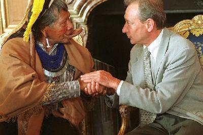 Raoni Metuktire, chef de la tribu des indiens nomades Kayapos nommé Citoyen d'Honneur de la Ville de Paris