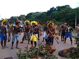 Brésil : la police routière fédérale négocie une courte trève avec les indigènes engagés dans une opération escargot dans l'Etat du Mato Grosso