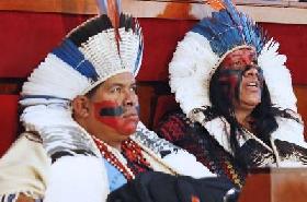 Valdelice Veron, la porte-parole des Indiens Guarani-Kaiowa accuse le Brésil d'
